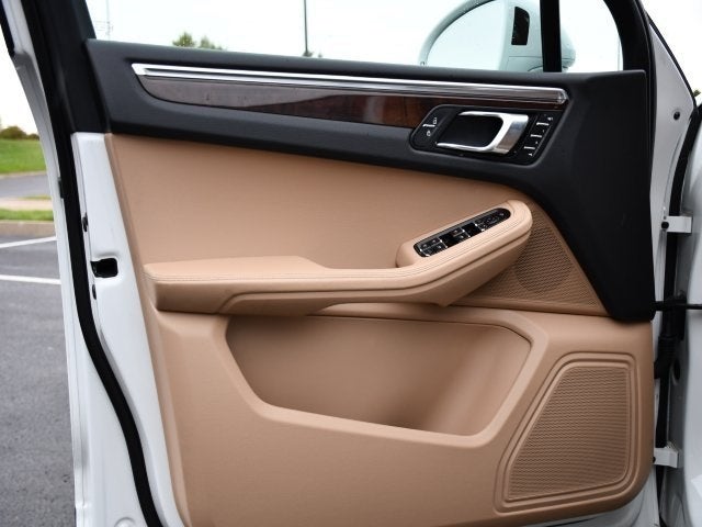 2023 Porsche Macan Base