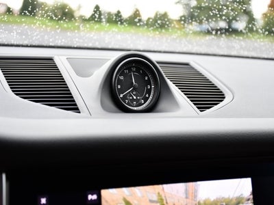 2023 Porsche Macan Base