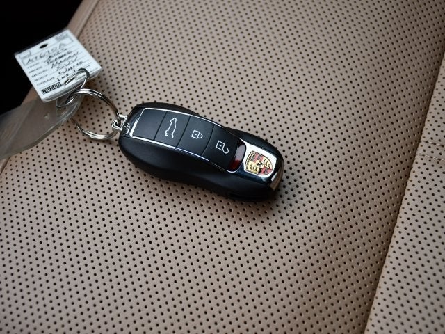 2023 Porsche Macan Base