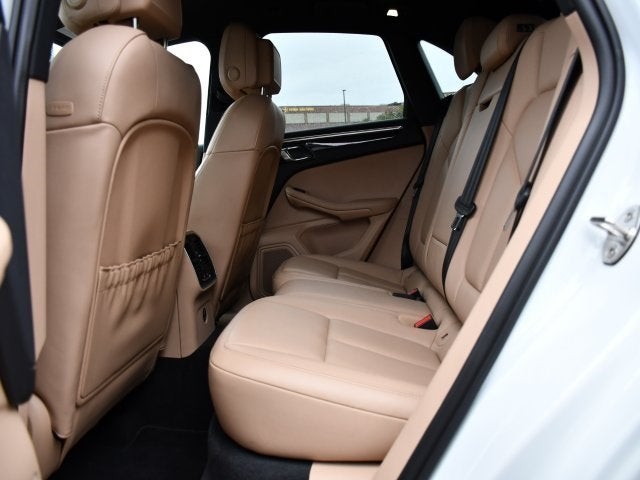 2023 Porsche Macan Base