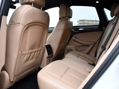 2023 Porsche Macan Base