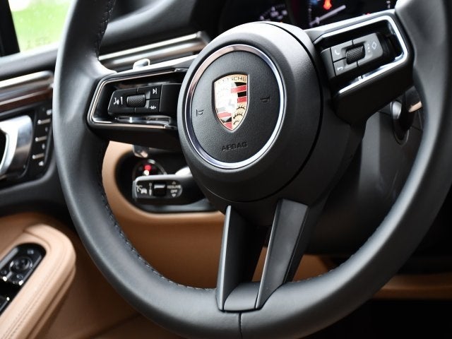 2023 Porsche Macan Base