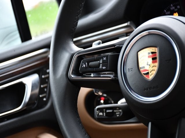 2023 Porsche Macan Base