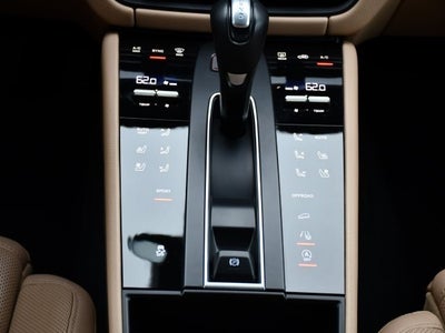 2023 Porsche Macan Base