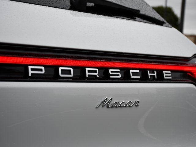 2023 Porsche Macan Base