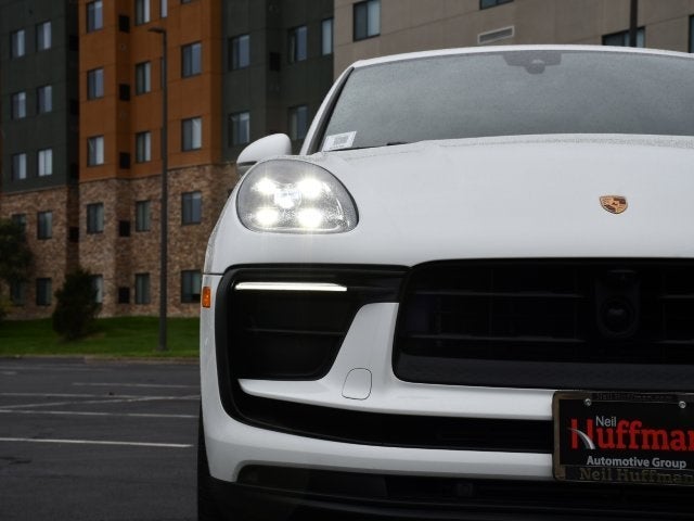 2023 Porsche Macan Base