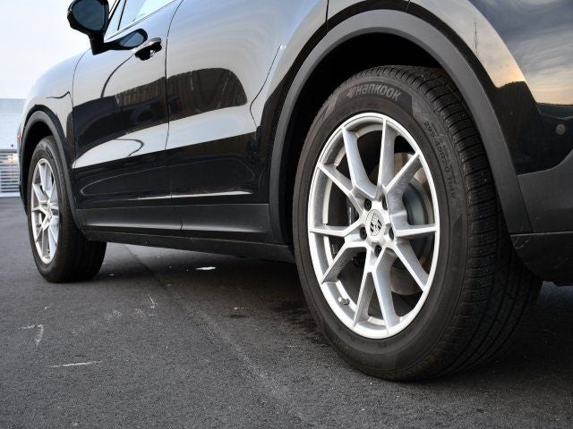 2025 Porsche Cayenne AWD
