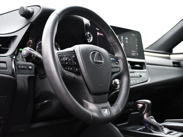 2022 Lexus ES 300h