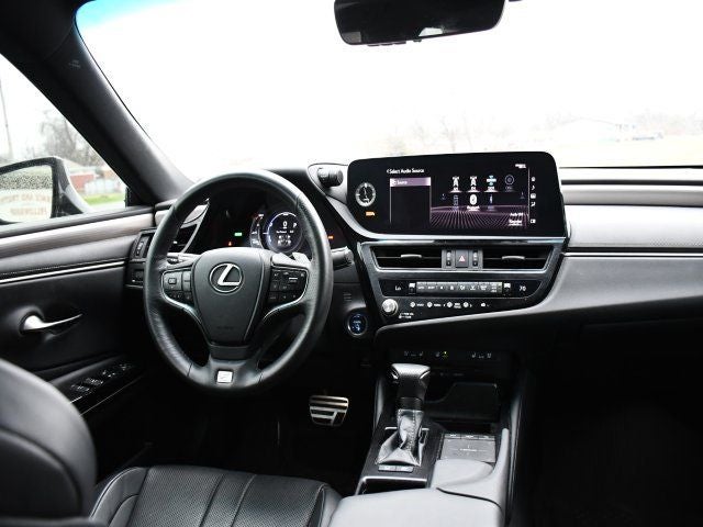 2022 Lexus ES 300h