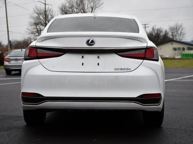 2022 Lexus ES 300h
