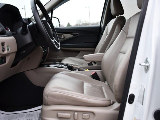 2022 Honda Pilot Touring 8 Passenger