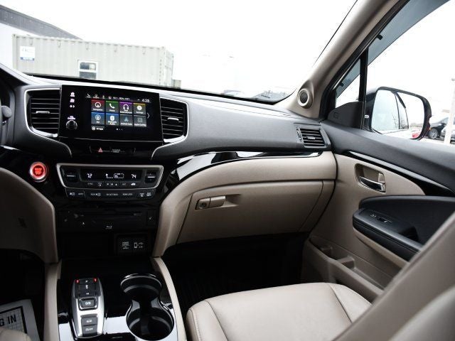 2022 Honda Pilot Touring 8 Passenger