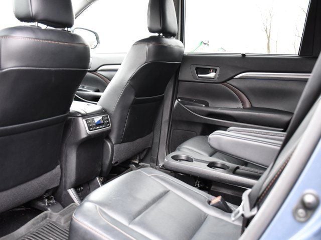 2017 Toyota Highlander Limited Platinum