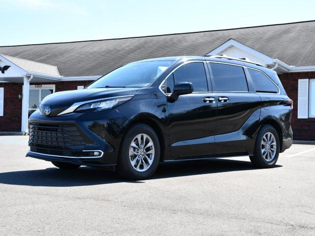 2023 Toyota Sienna XLE 7 Passenger