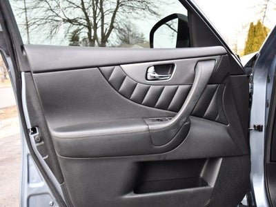 2017 INFINITI QX70 Base