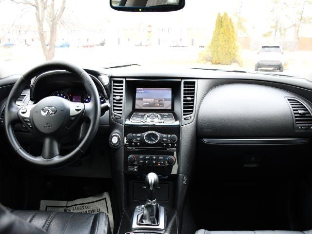 2017 INFINITI QX70 Base