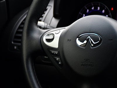 2017 INFINITI QX70 Base