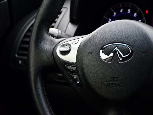 2017 INFINITI QX70 Base