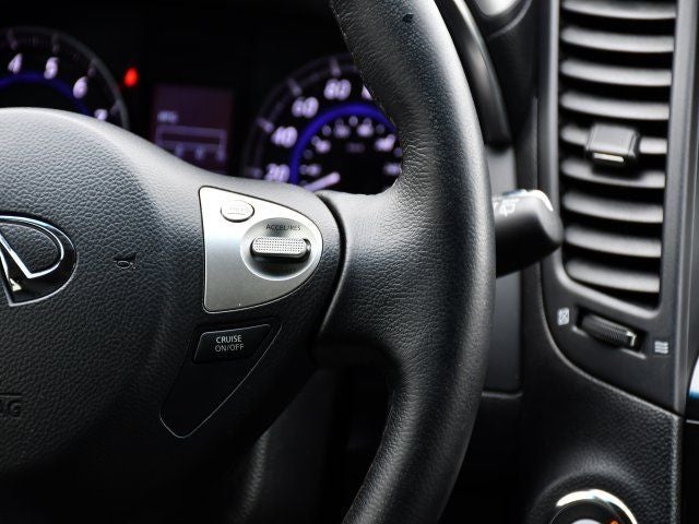 2017 INFINITI QX70 Base