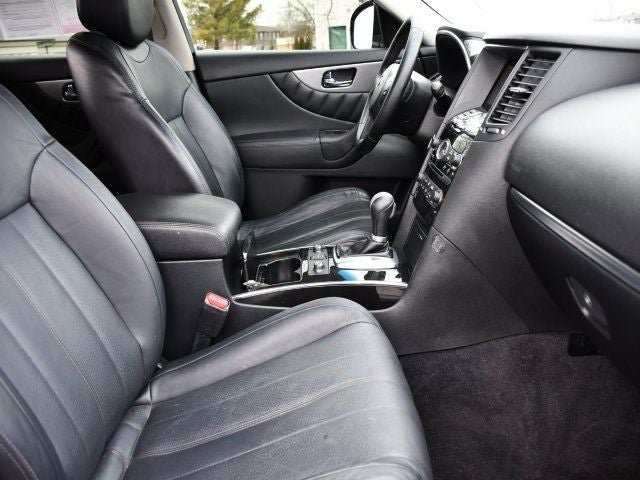 2017 INFINITI QX70 Base