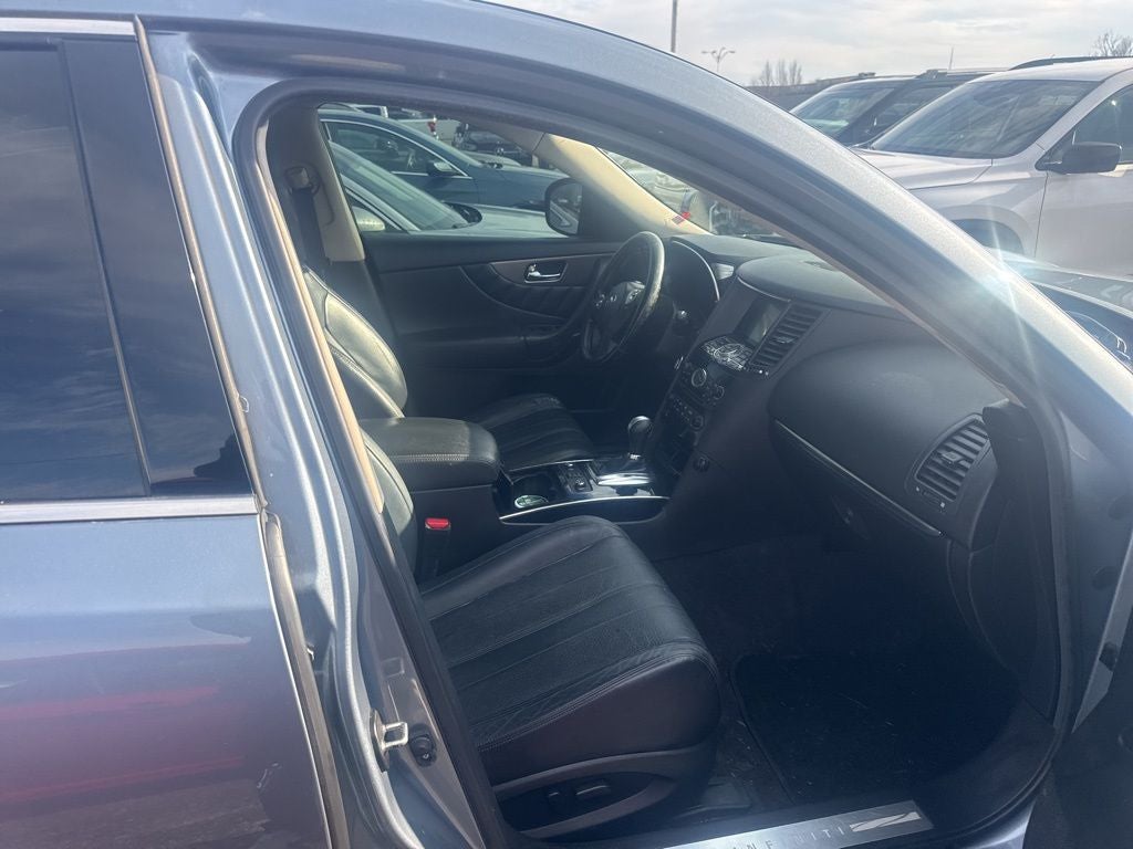 2017 INFINITI QX70 Base