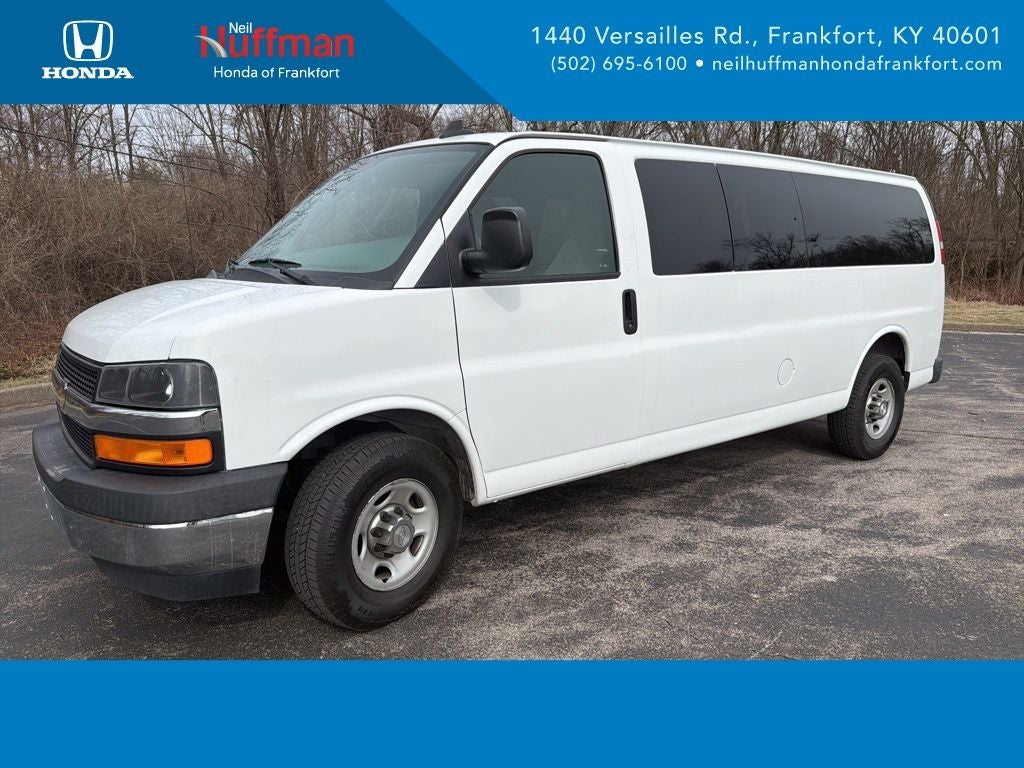 2017 Chevrolet Express 3500 LT Passenger