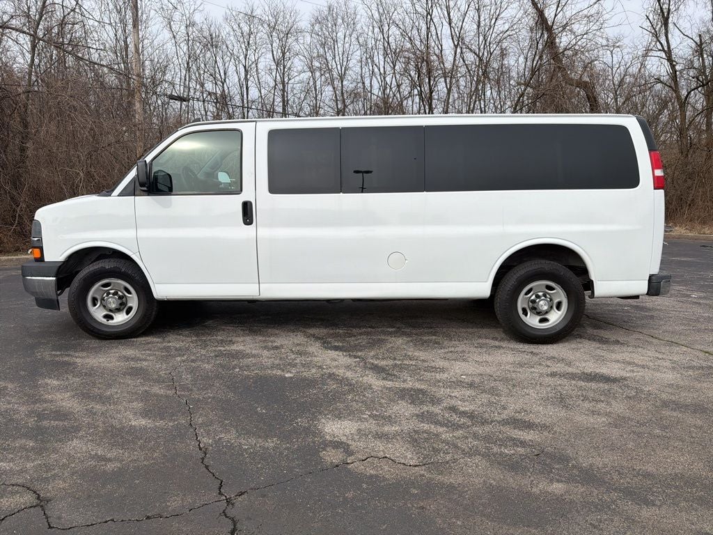 2017 Chevrolet Express 3500 LT Passenger