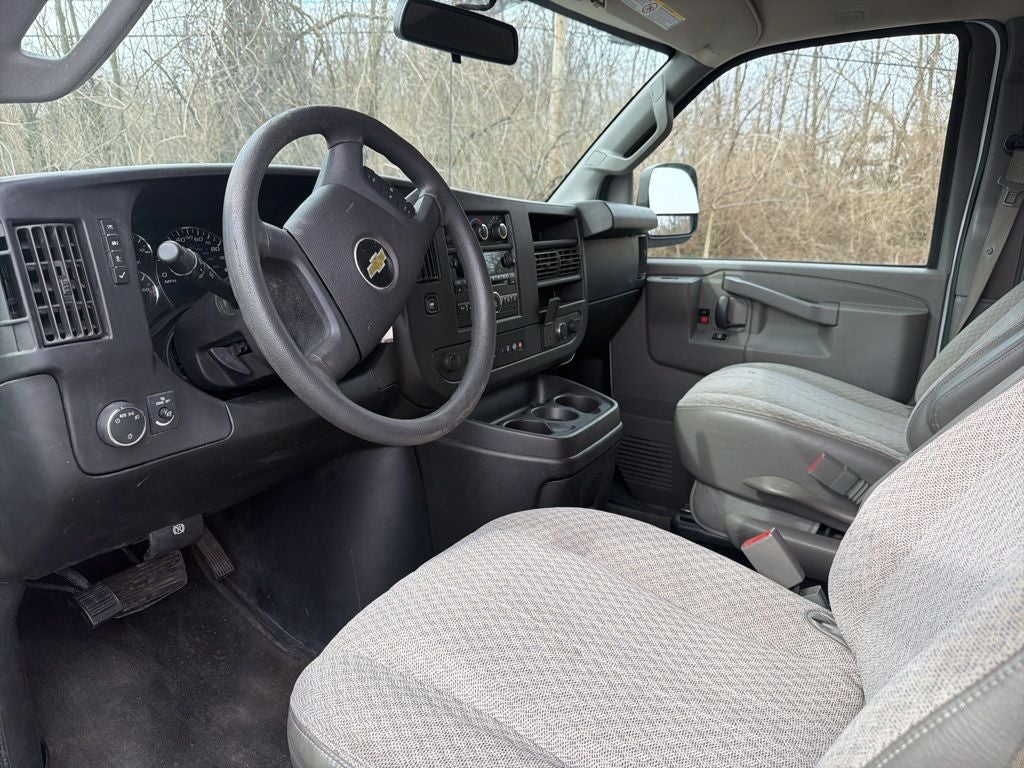 2017 Chevrolet Express 3500 LT Passenger