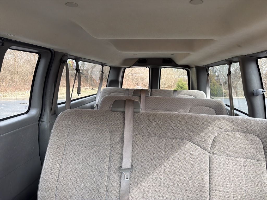 2017 Chevrolet Express 3500 LT Passenger