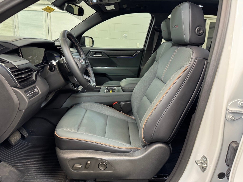 2025 GMC Acadia AT4