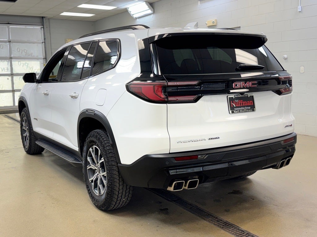 2025 GMC Acadia AT4