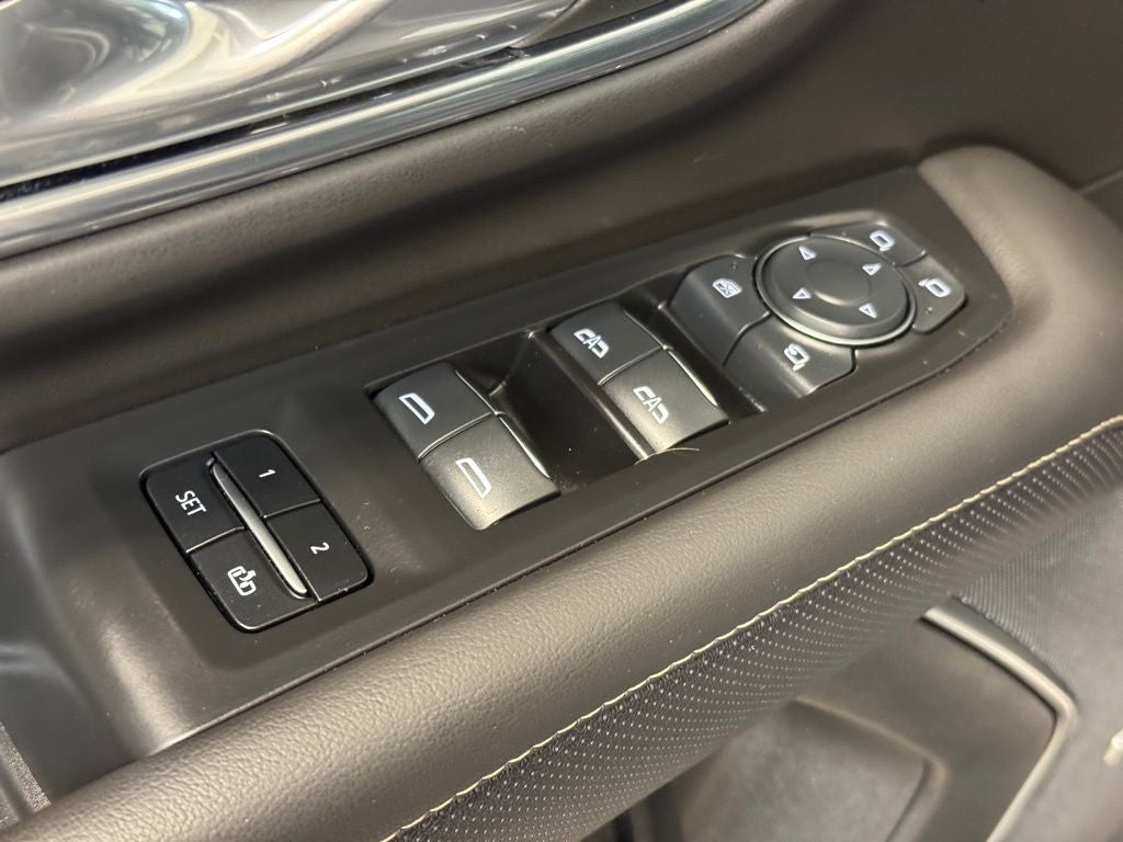 2024 Chevrolet Tahoe Premier Premium Package/Rear Seat Media