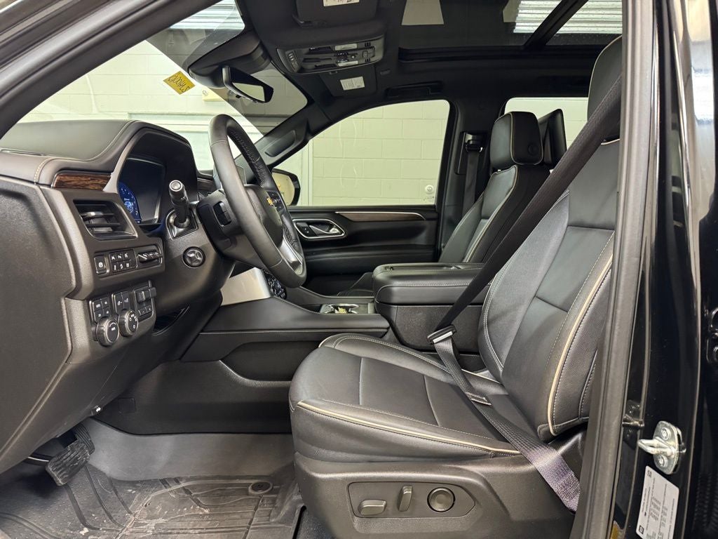 2024 Chevrolet Tahoe Premier Premium Package/Rear Seat Media