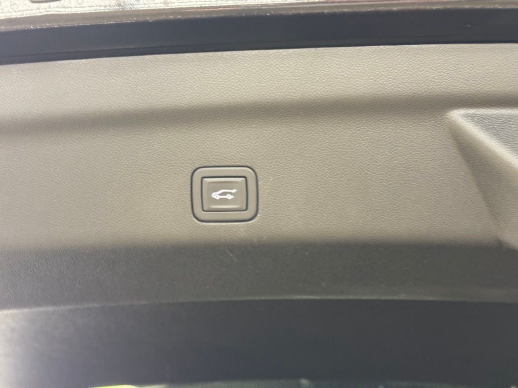 2024 Chevrolet Tahoe Premier Premium Package/Rear Seat Media