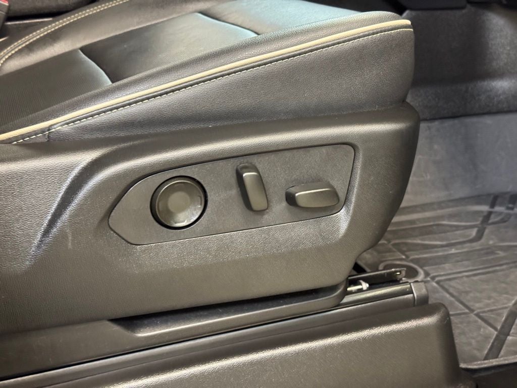 2024 Chevrolet Tahoe Premier Premium Package/Rear Seat Media