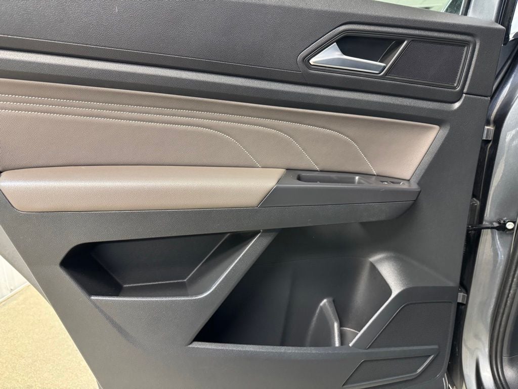 2021 Volkswagen Atlas 3.6L V6 SE w/Technology R-Line