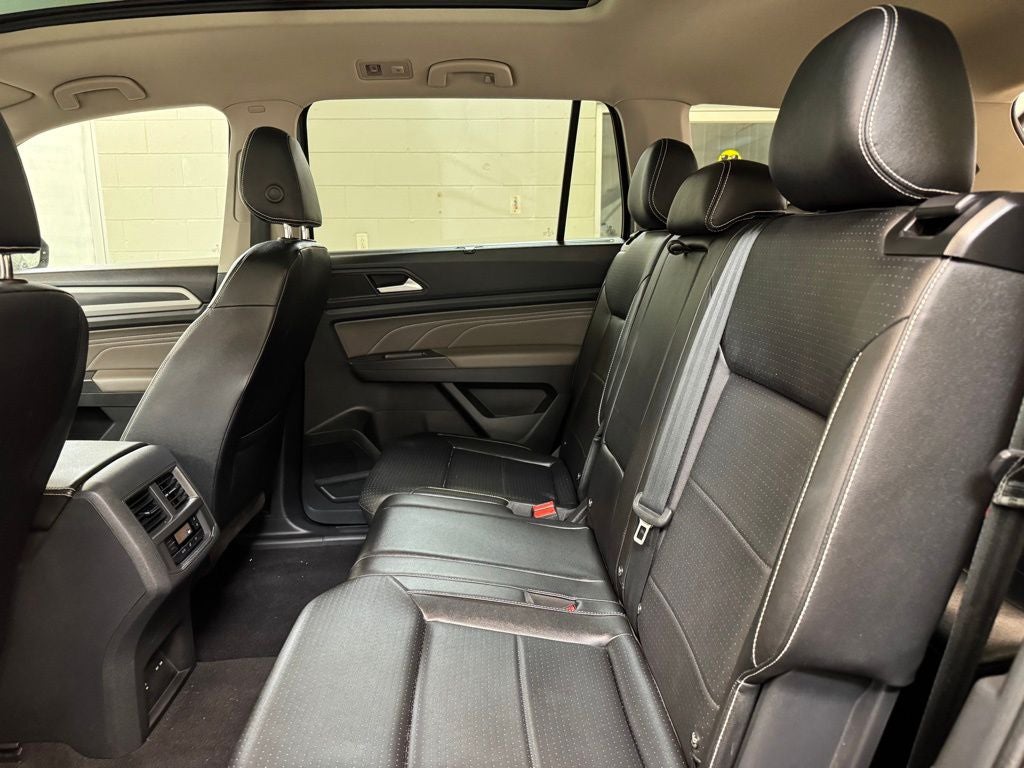 2021 Volkswagen Atlas 3.6L V6 SE w/Technology R-Line