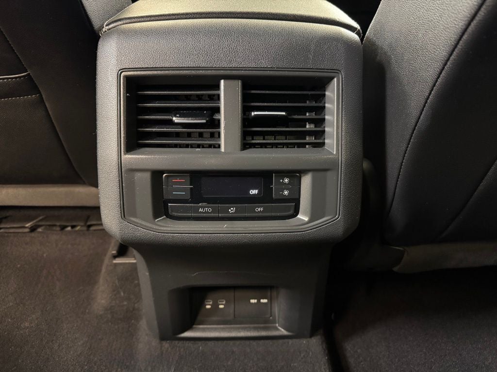 2021 Volkswagen Atlas 3.6L V6 SE w/Technology R-Line