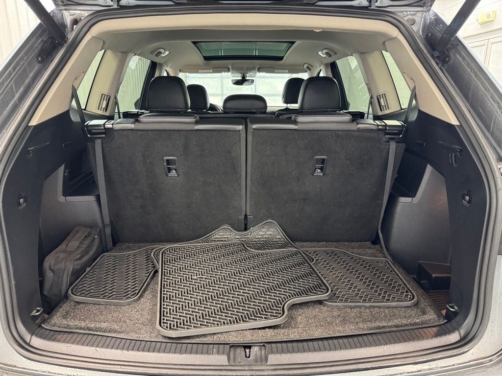 2021 Volkswagen Atlas 3.6L V6 SE w/Technology R-Line