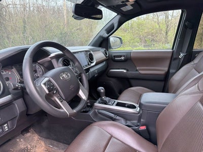 2022 Toyota Tacoma Limited V6