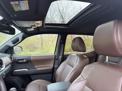 2022 Toyota Tacoma Limited V6