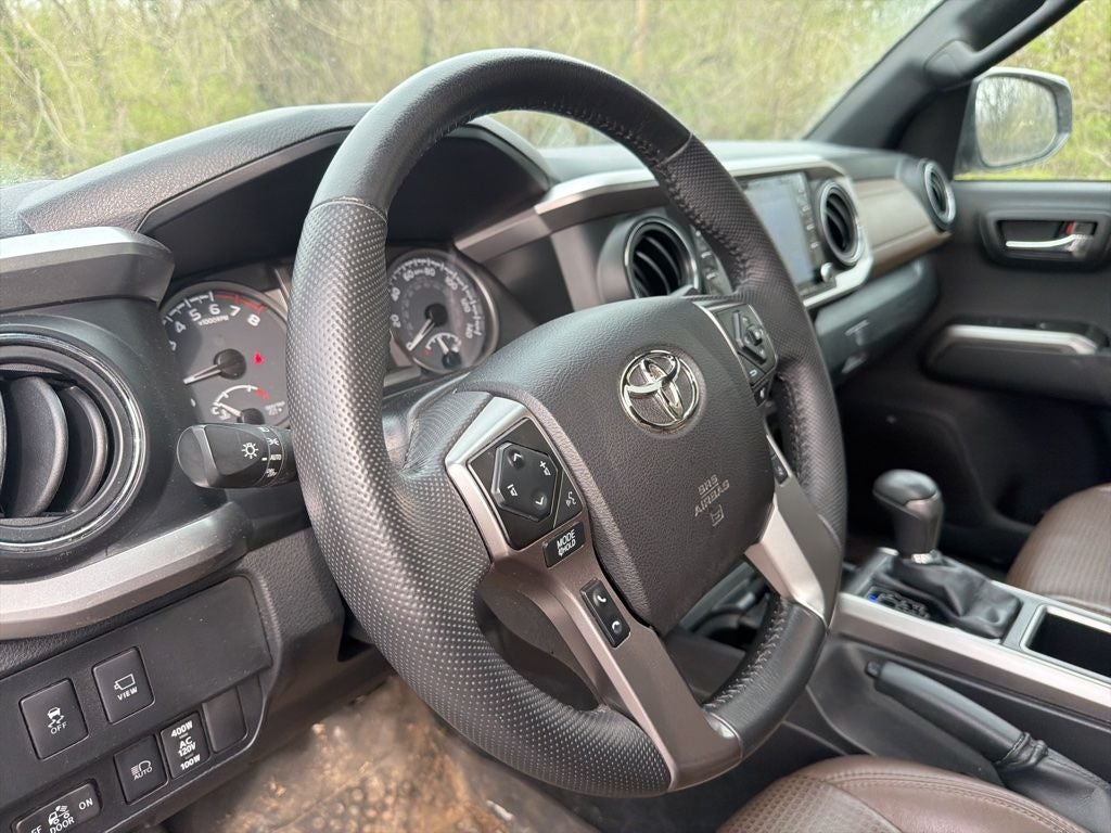2022 Toyota Tacoma Limited V6