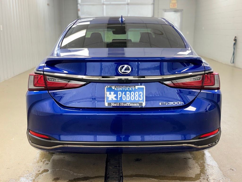 2022 Lexus ES 300h