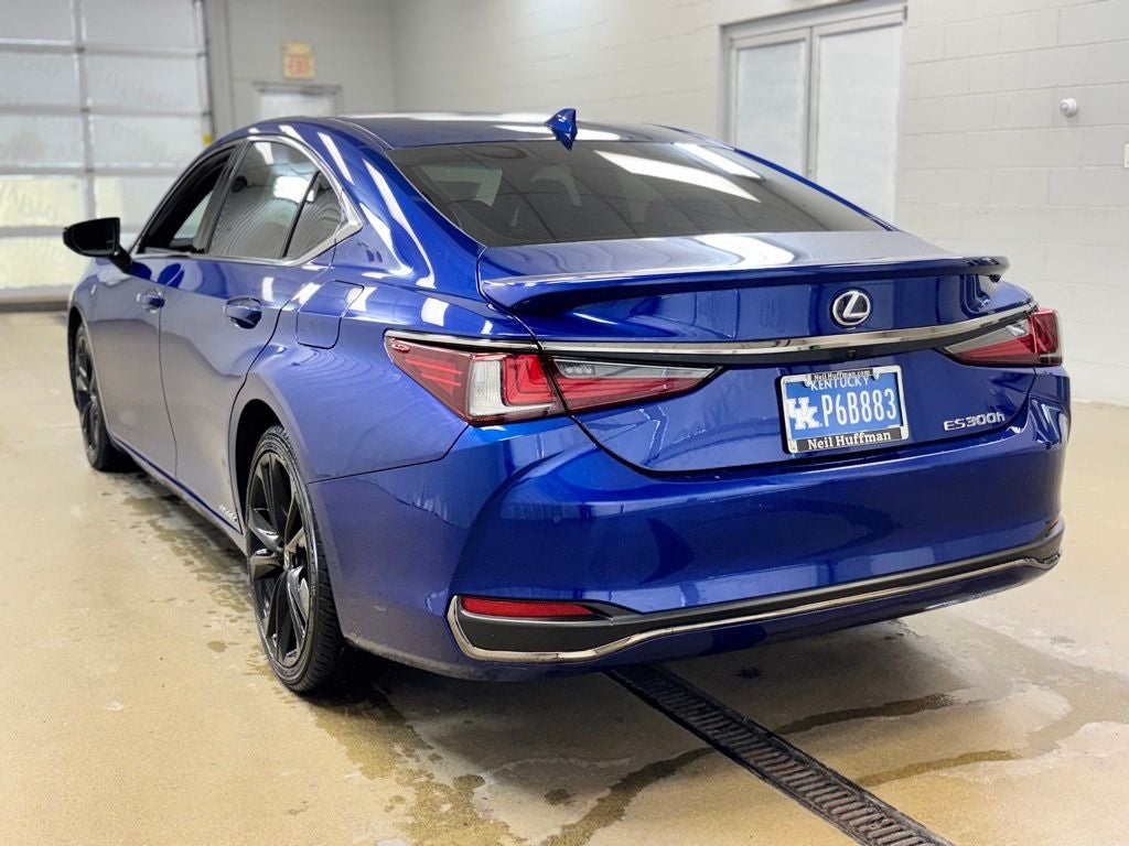 2022 Lexus ES 300h