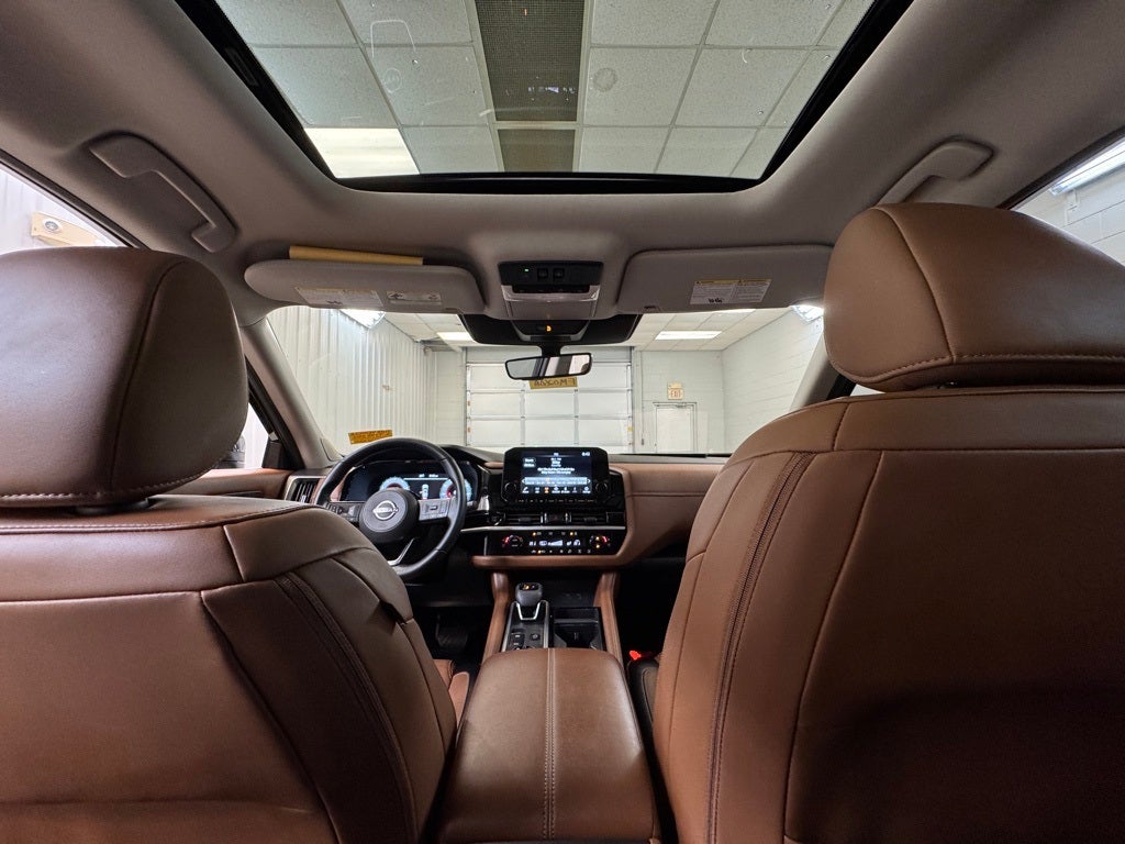 2025 Nissan Pathfinder Platinum