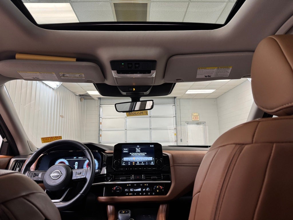 2025 Nissan Pathfinder Platinum