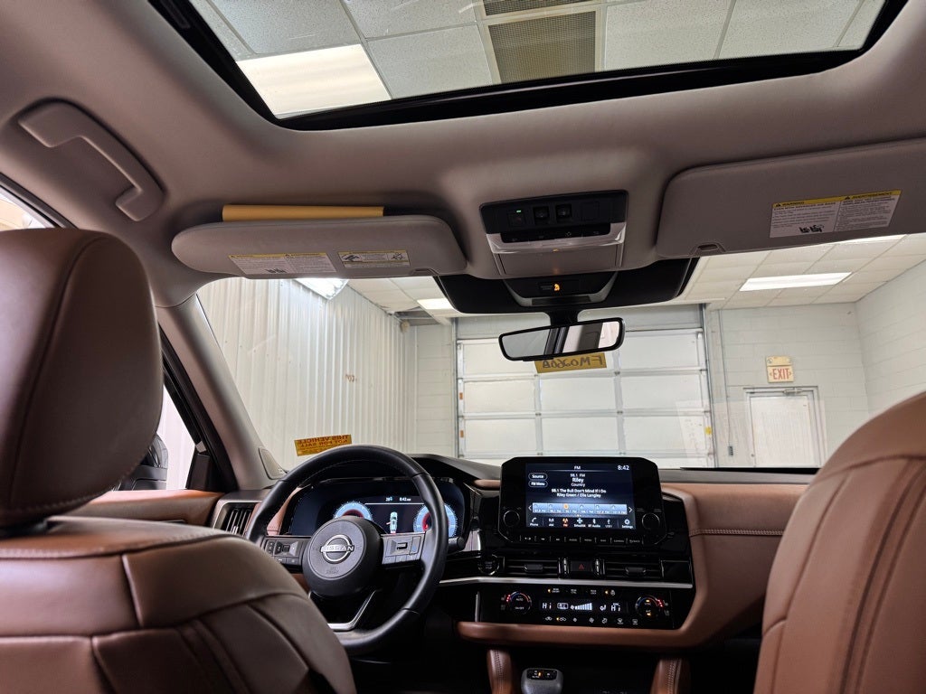 2025 Nissan Pathfinder Platinum