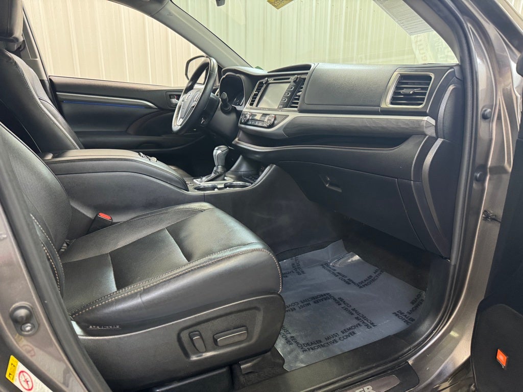 2019 Toyota Highlander Limited Platinum