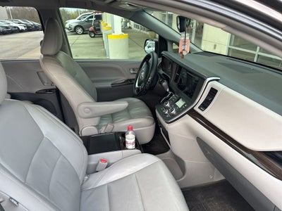 2015 Toyota Sienna XLE 7 Passenger