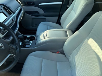 2019 Toyota Highlander LE